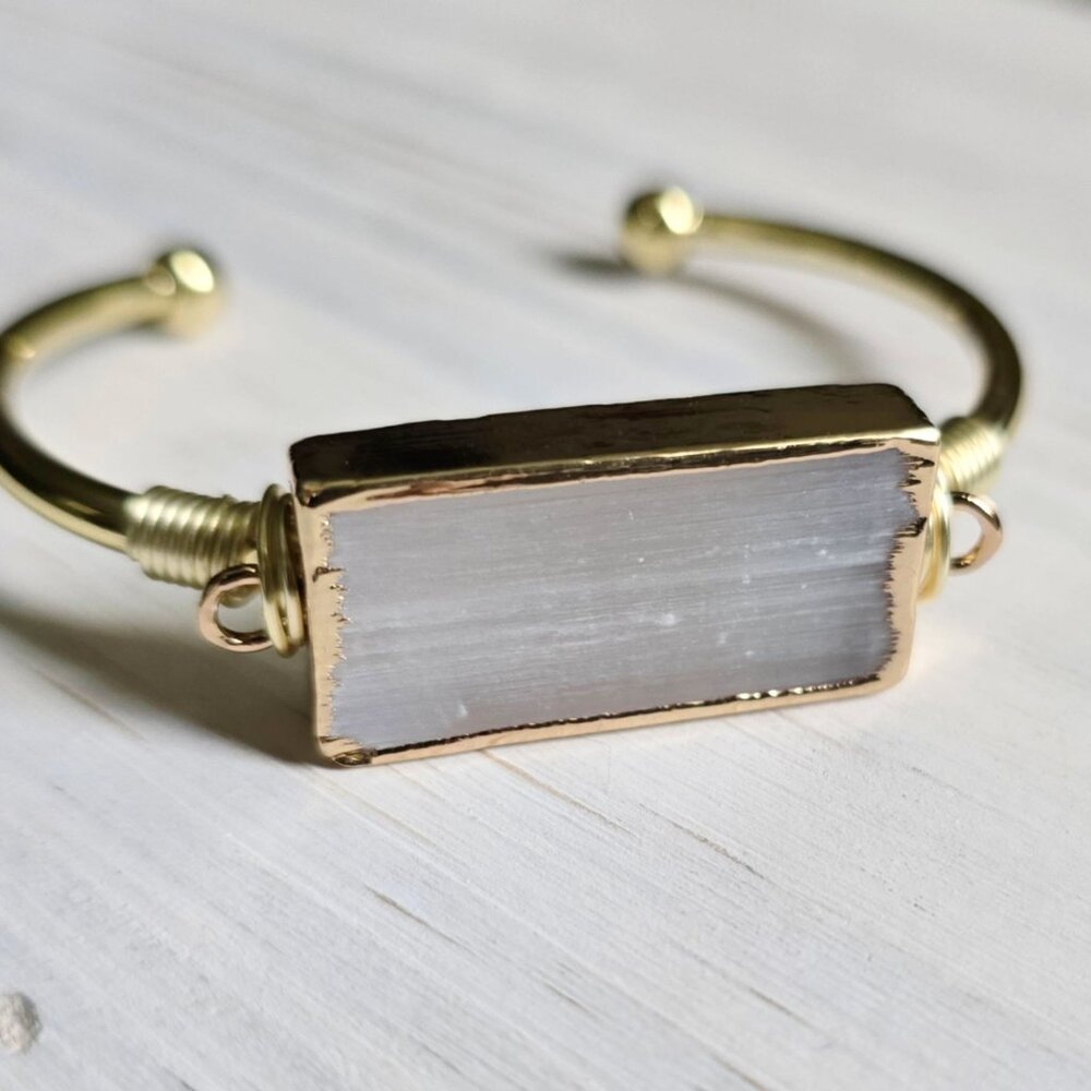 Handmade ✦ Selenite Bar Wire‑Wrap Cuff ✦ 14Kt Gold Over Copper Adjustable NWT - Picture 7 of 11